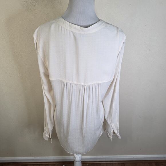 Eddie Bauer Women's Button. Down Rayon Cream Blouse Shirt Size Medium EUC - Picture 5 of 8